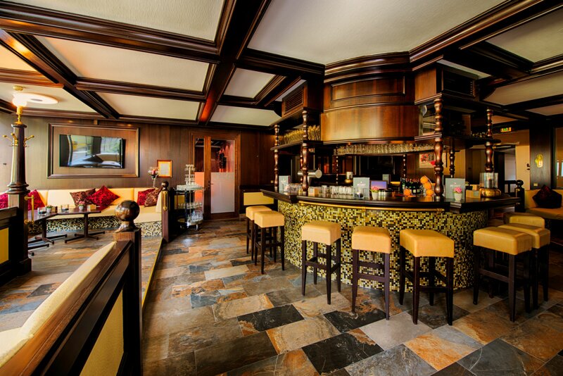 Bar 1