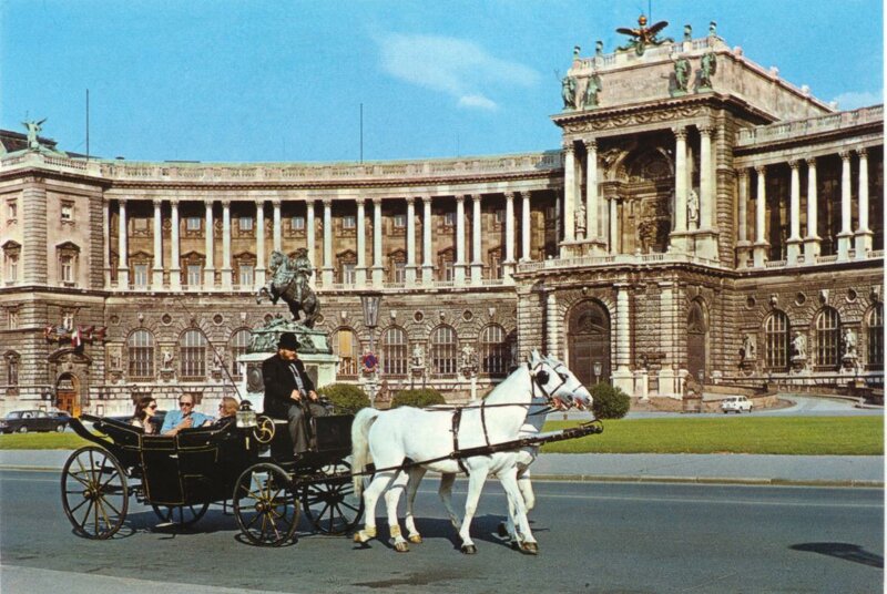 Fiaker vor der Hofburg in Wien