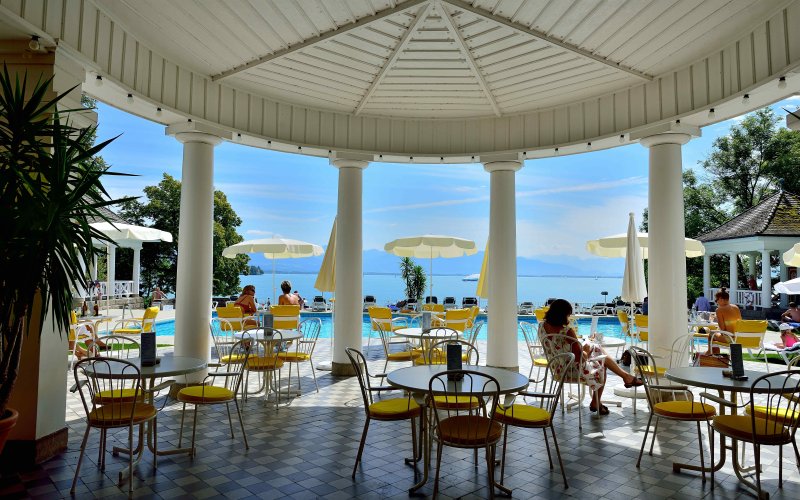 Hotel Bad Schachen Pool Außenbereich