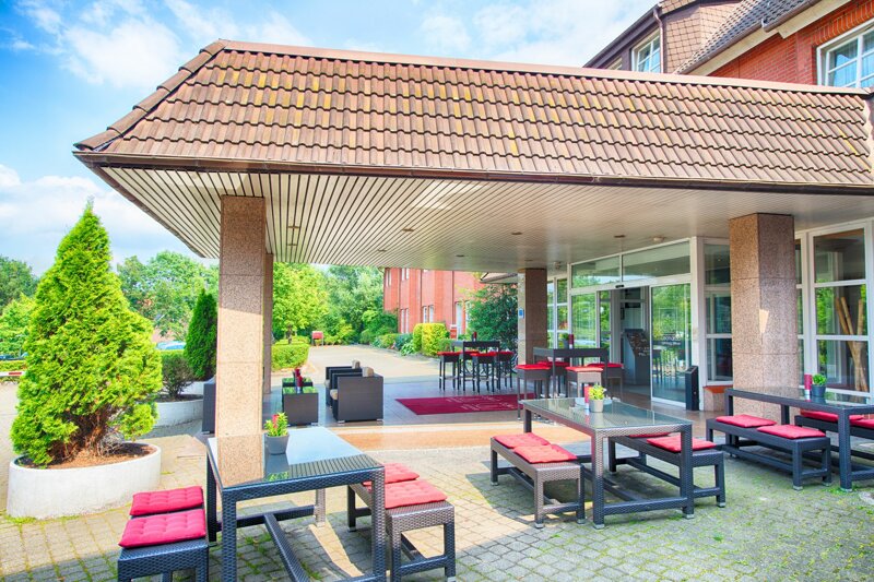 Eingang mit Terrasse