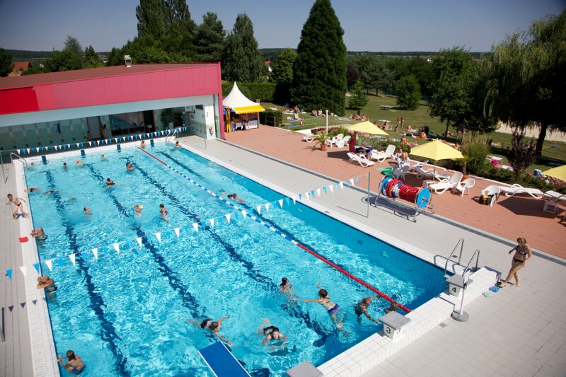 Piscine c Office de Tourisme Niederbronn-les-Bains