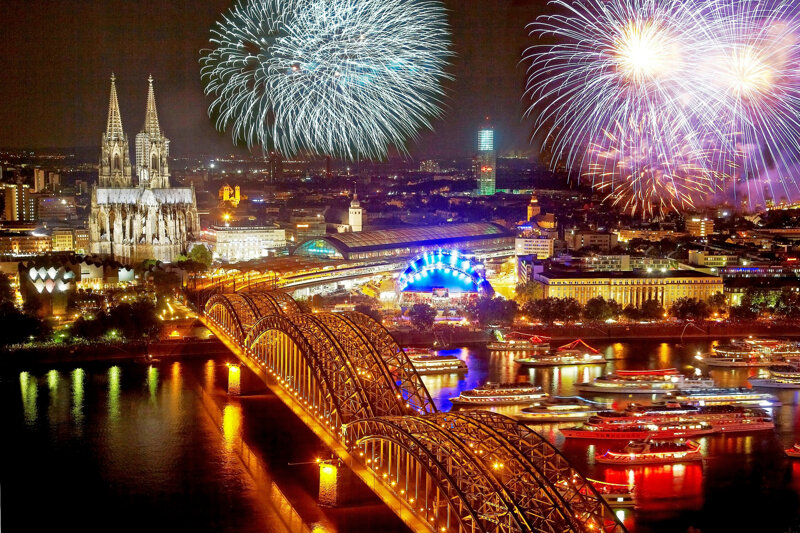 Kölner Lichter 2026 – musiksynchrones Höhenfeuerwerk über dem Rhein