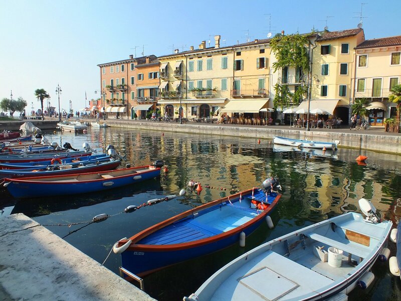 Boote auf dem Gardasee bei Peschiera del Garda