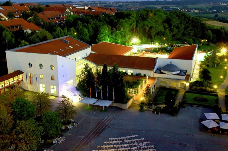 Bad Griesbach Kurmittelhaus Nacht 17 Foto Kurverwaltung Bad Griesbach