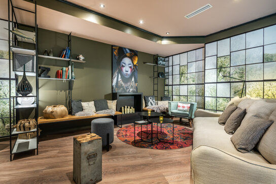 Lobby mit vielen Sitzgelegenheiten