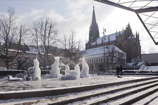 Tinguely Brunnen im Winter c Basel Tourismus