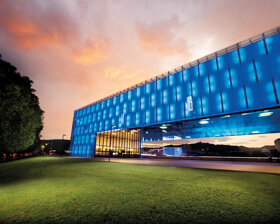 Lentos c Linz Tourismus