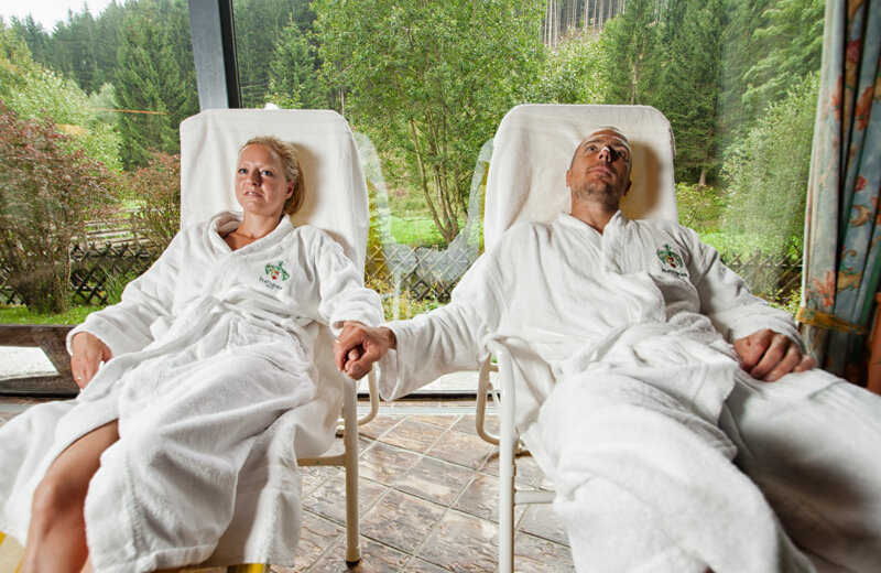 Entspannung auf der Wellness-Liege mit Ausblick