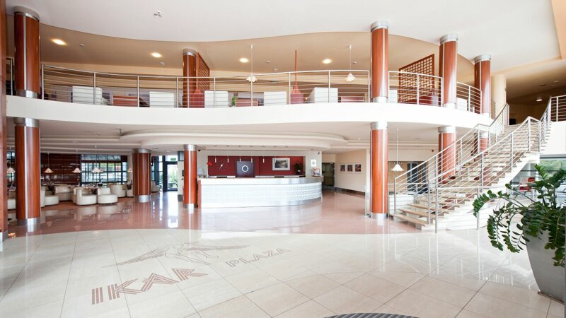 Lobbybereich des Hotel Ikar Plaza