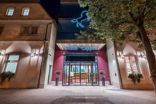 Haupteingang des Hotels Rappen