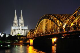 Stadtansicht, nachts ohne c pixabay