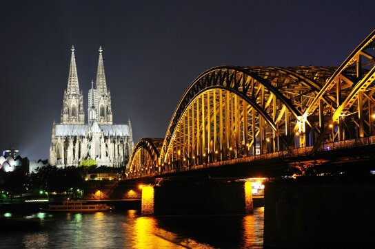 Stadtansicht, nachts ohne c pixabay