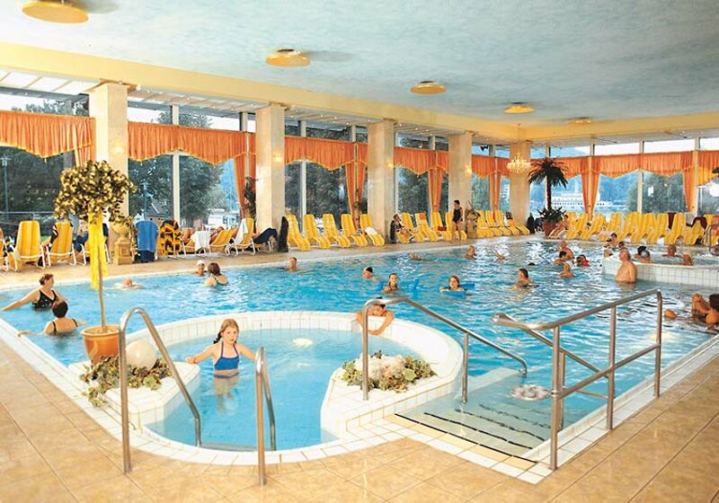 Innenpool Kristall Therme Bad Hönning
