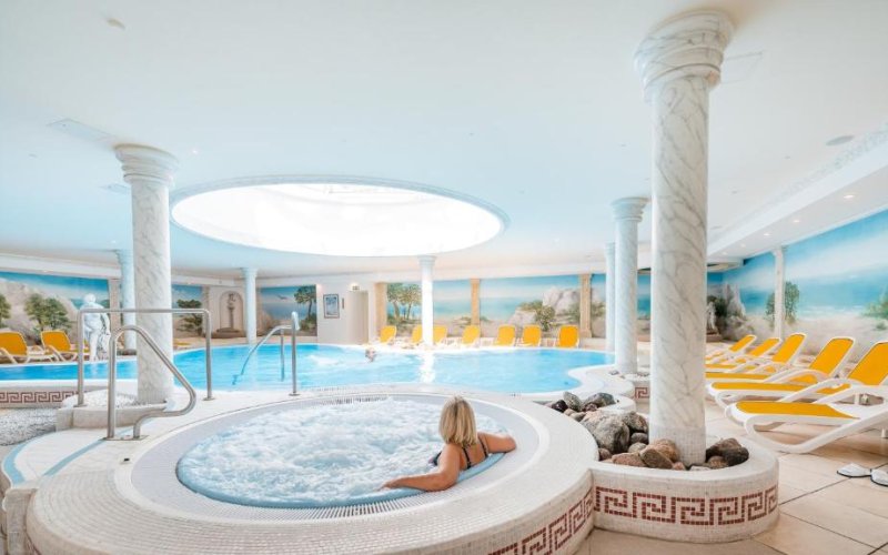 Arkona Srandhotel Pool