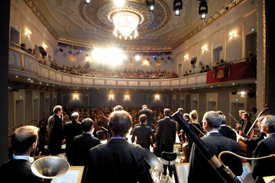 cp-publikum-kat-bühne