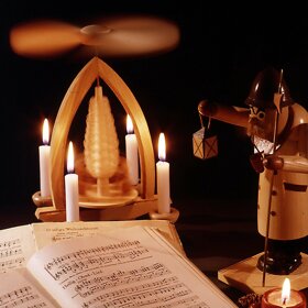 Pyramide Holzkunst Weihnachten