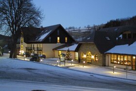 Außenansicht Winter dunkel