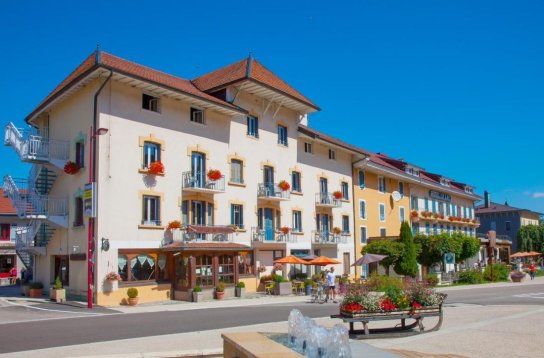 Hôtel Restaurant Le Lac von außen