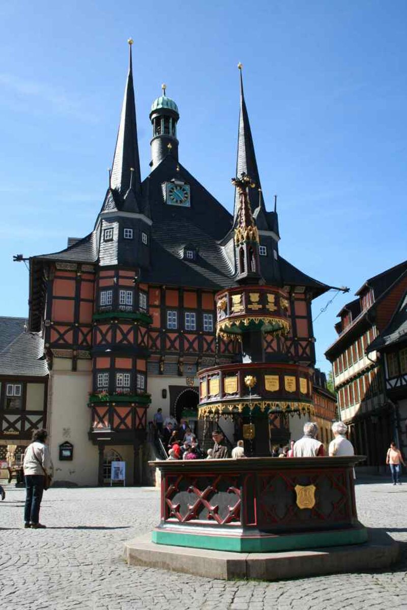 Rathaus mit Brunnen Wernigerode