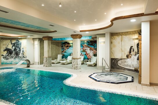 Whirlpool im Wellnessbereich