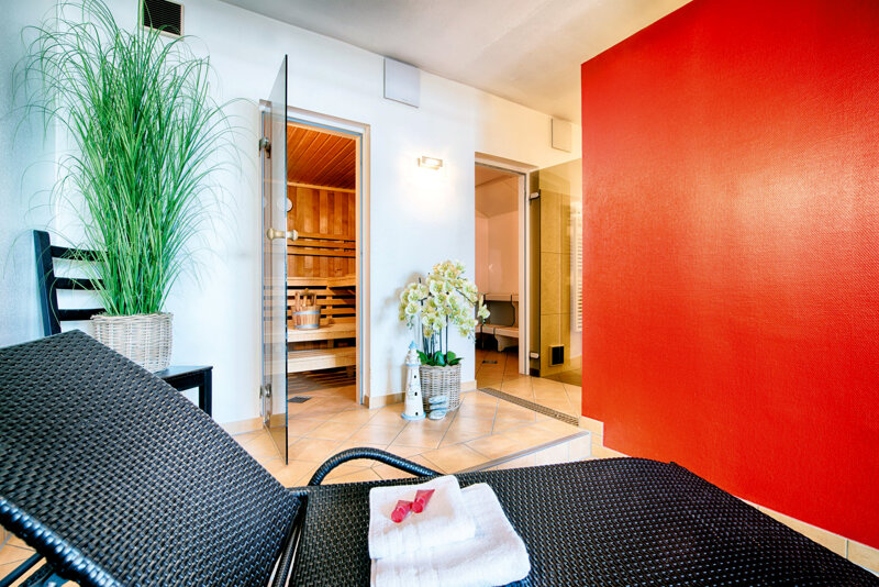 Wellnessbereich mit Liege