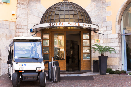 Sole esterna con macchinina