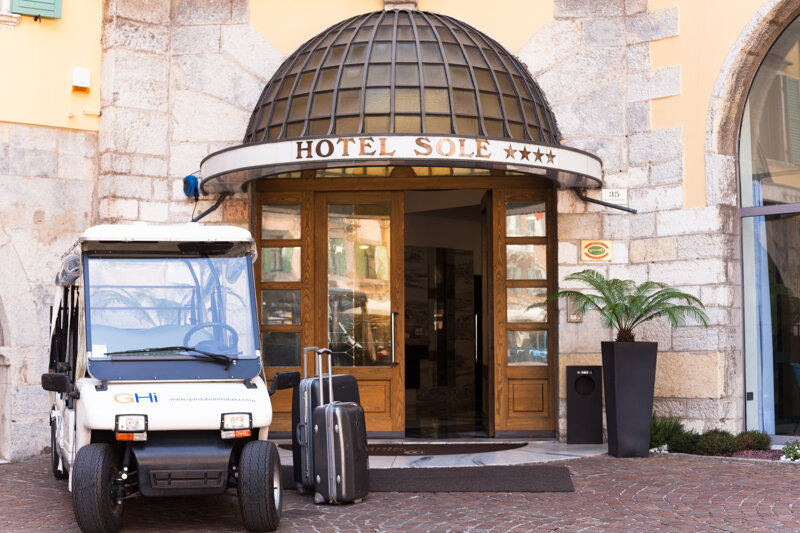 Sole esterna con macchinina