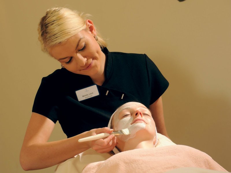 Beautybehandlung im Wellnessbereich