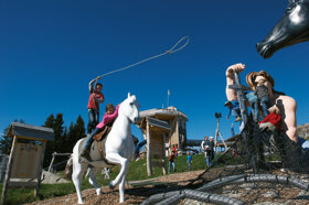 Madrisaland Sagenwelt Klosters Familie 08 Stefan Schlumpf Destination Davos Klosters