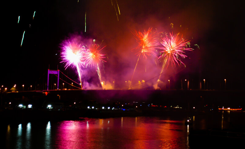 Feuerwehr über den Hafen