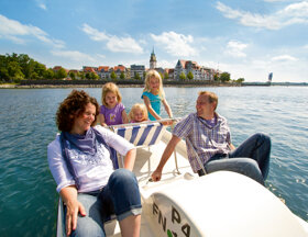 Familienausflug mit dem Tretboot