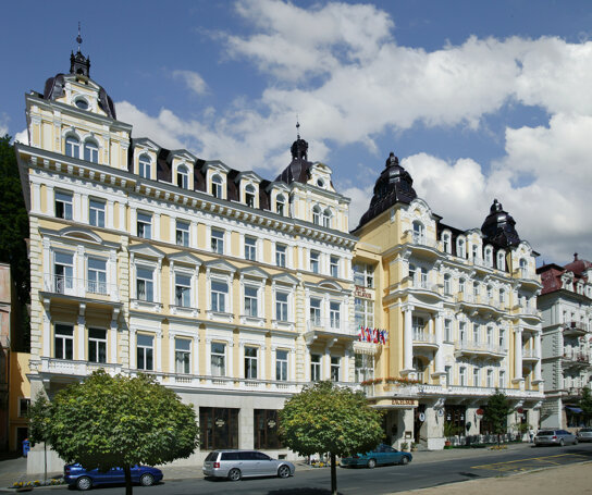 Außenansicht des Hotels Excelsior