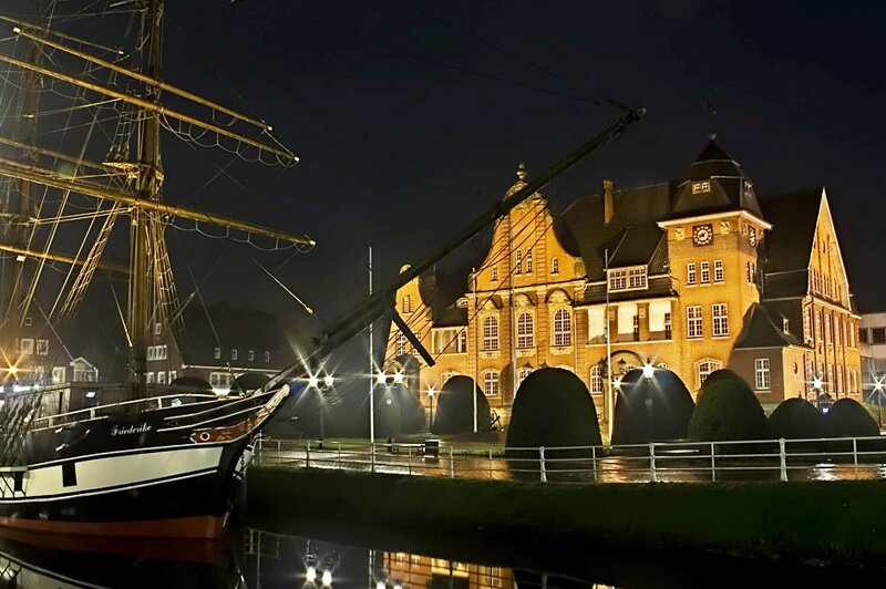 Papenburg bei Nacht – die Kanal-Stadt an der Ems