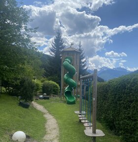 7 Meter hoher Rutschturm