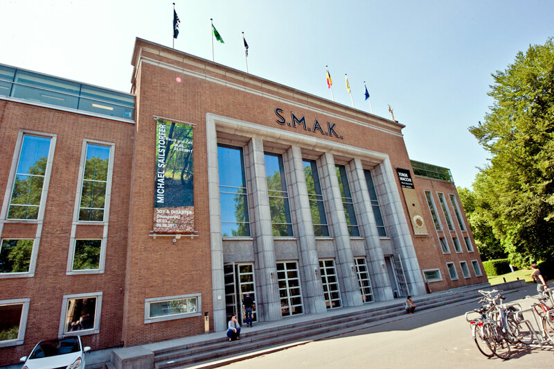 Stedelijk Museum voor Actuele Kunst aussen