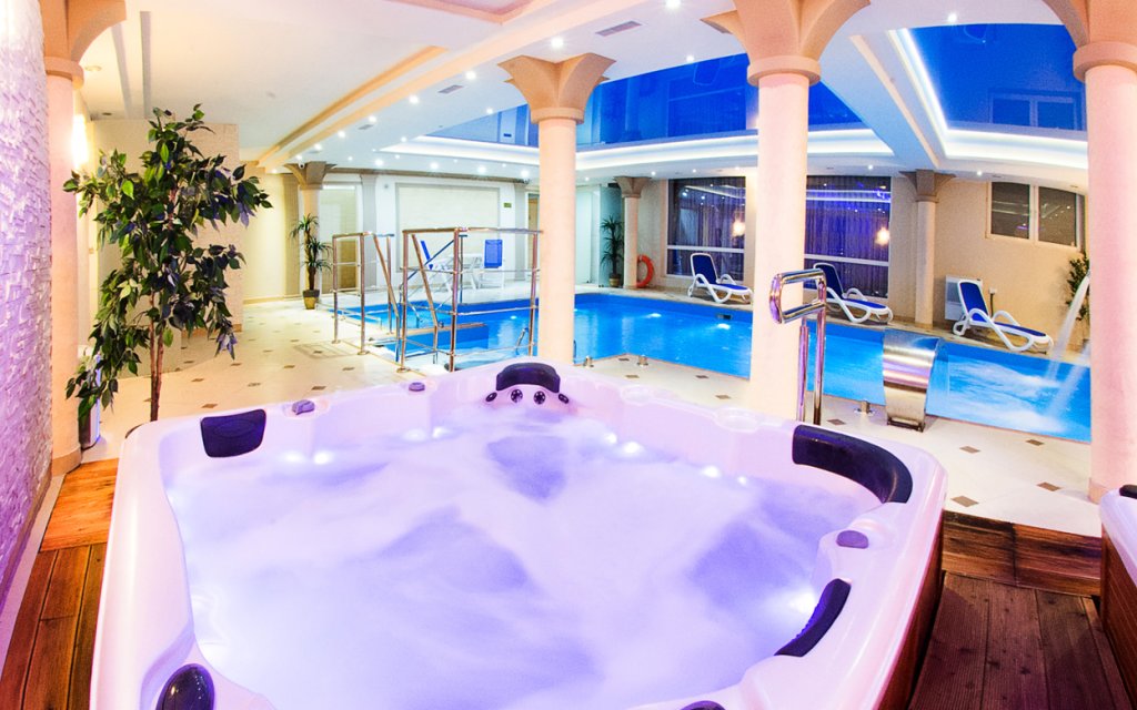 Kudowa Zdroj- Bad Kudowa Hotel Adam & Spa Pool Hallenbad Wellness
