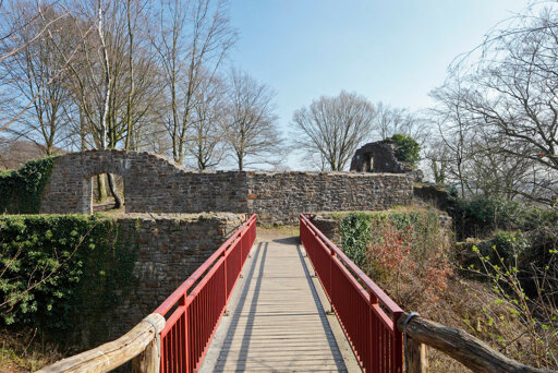 Burgruine Neue Isenburg  - Essen