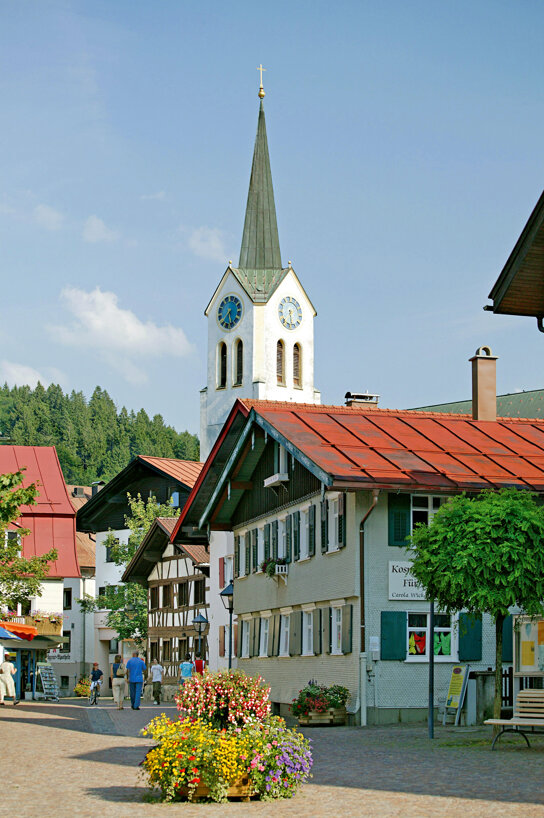 Oberstaufen Ort Kirche ©Oberstaufen Tourismus