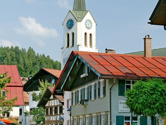 Oberstaufen Ort Kirche ©Oberstaufen Tourismus
