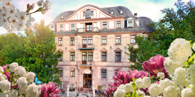 Außenansicht Frühling c Hotel