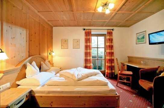 Doppelzimmer im Tiroler Stil