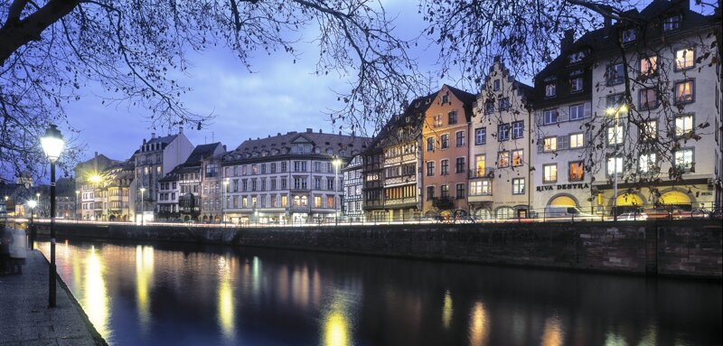 der Fluss Ill in der Stadt