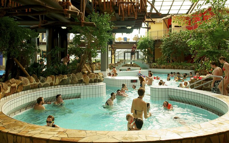 Rundbecken im Tropicana Stadthagen – tropischer Badespaß
