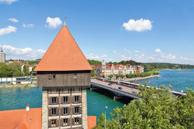 Konstanz Rheintorturm und Rheinbrücke3 Mende