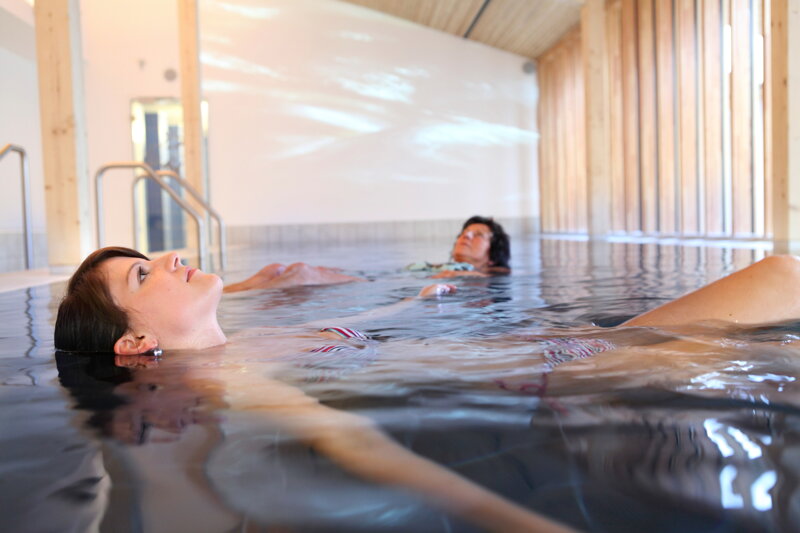 Salzlagune der Rottal-Therme Bad Birnbach – Wellness pur in Niederbayern