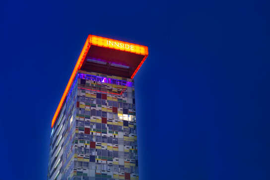 03InnsideDusseldorfHafen-GeneralNight