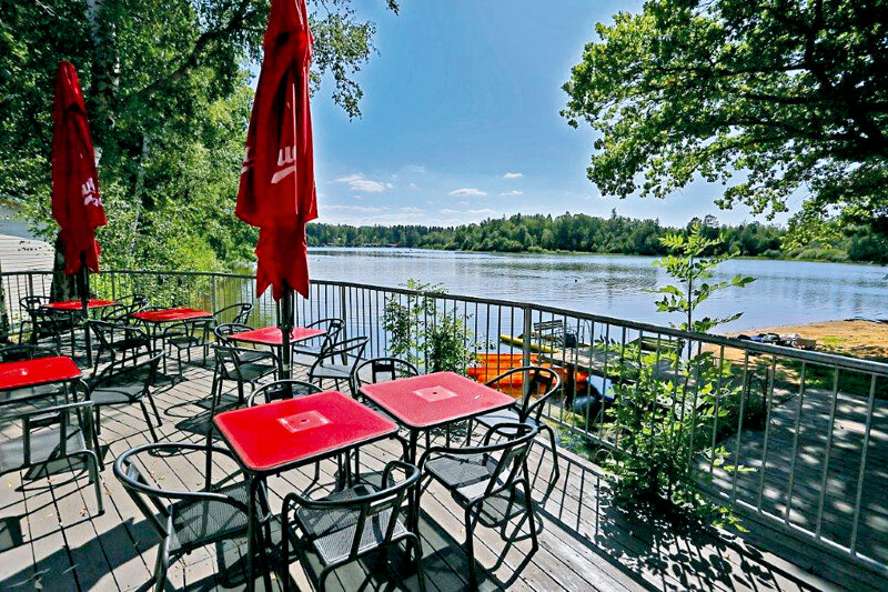 Terrasse mit Blick auf dem See