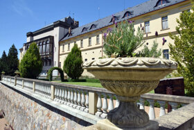 Chateau Zbiroh-aussen 2