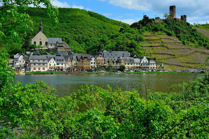 Beilstein mit Burg Metternich