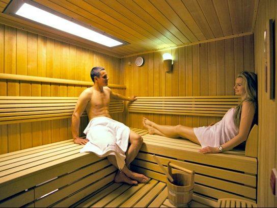 Paar in der Sauna